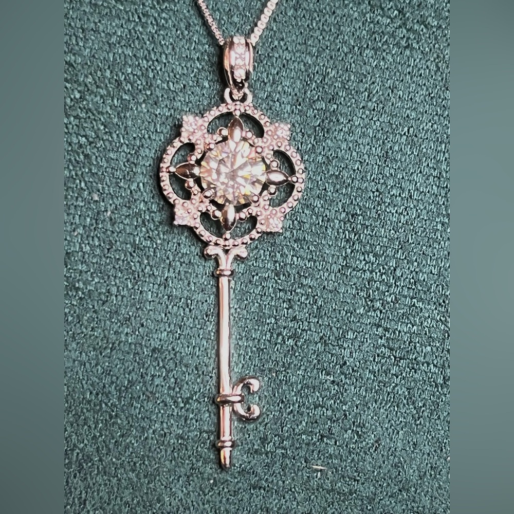 Elegant and Sweet Moissanite 925 Silver Key Necklace 18”